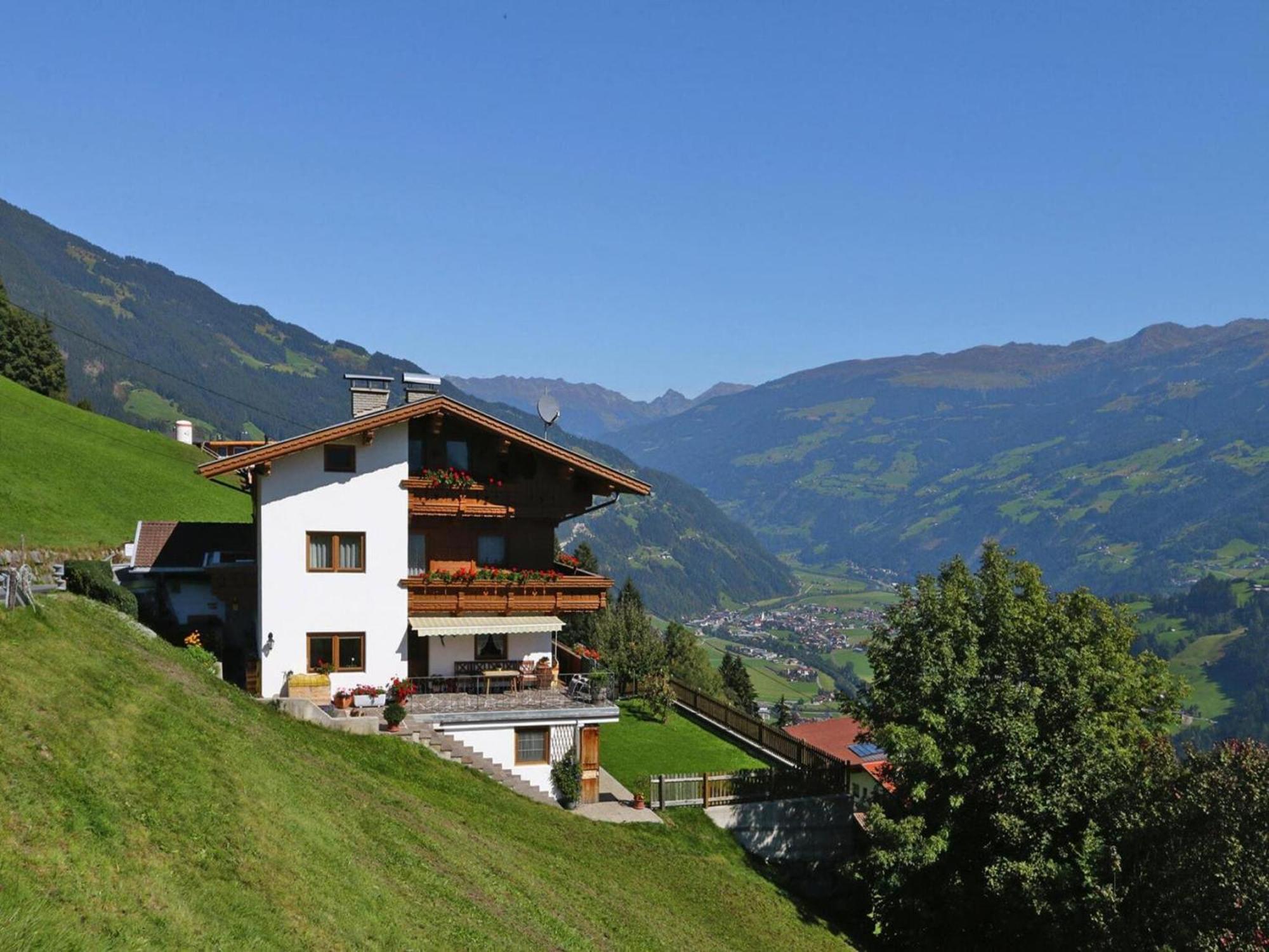 Apartment In Hippach Im Zillertal In The Mountains Muhlen  エクステリア 写真