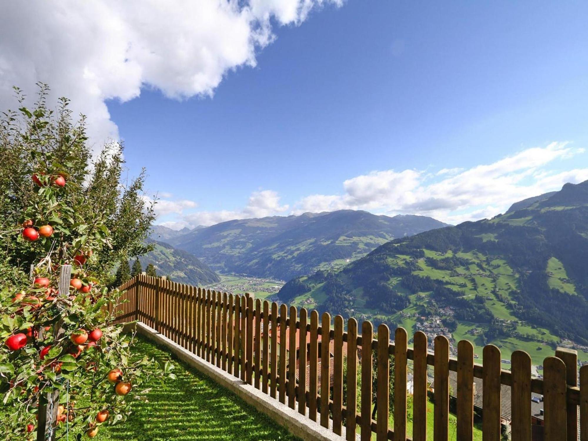 Apartment In Hippach Im Zillertal In The Mountains Muhlen  エクステリア 写真