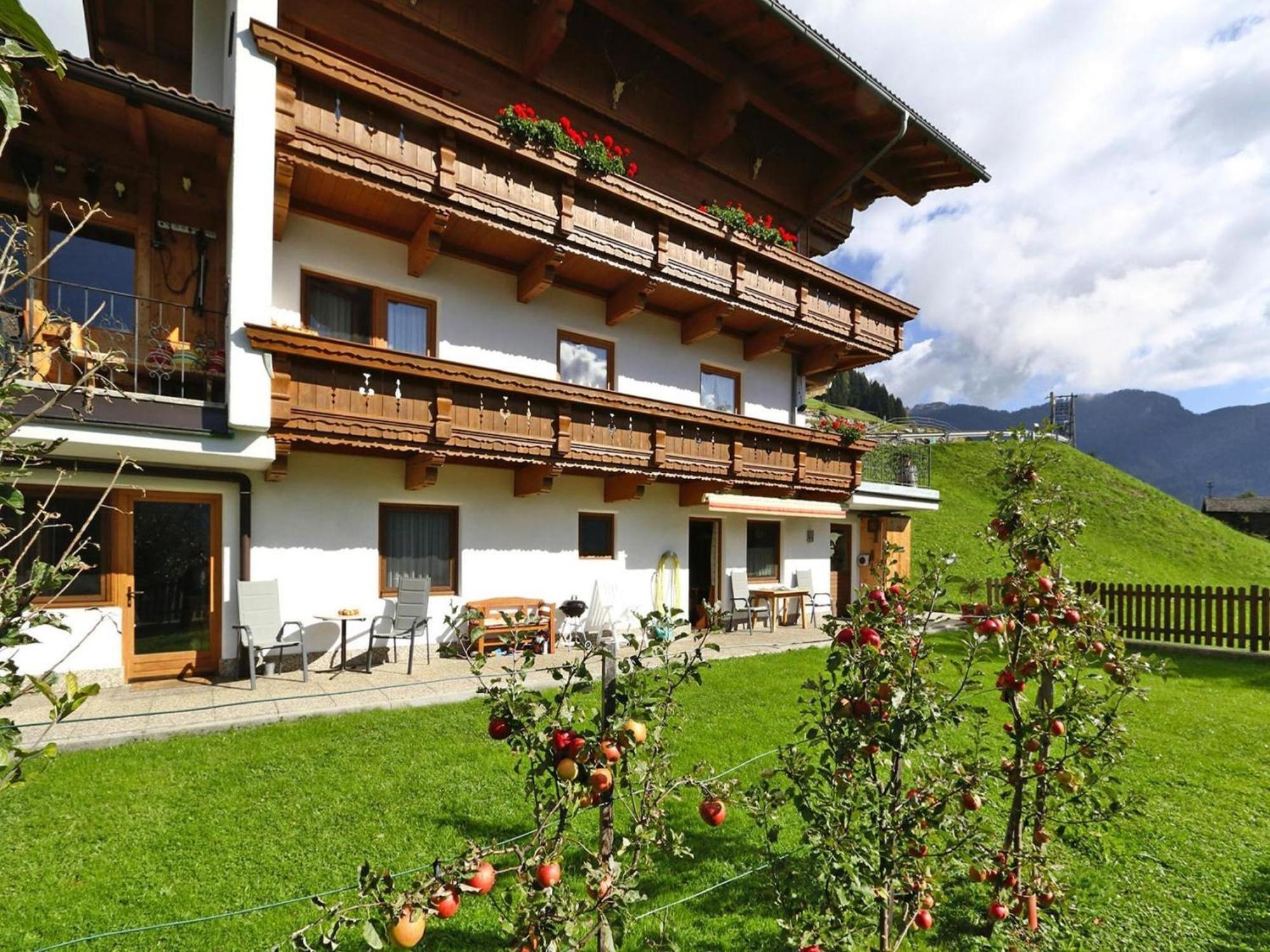 Apartment In Hippach Im Zillertal In The Mountains Muhlen  エクステリア 写真
